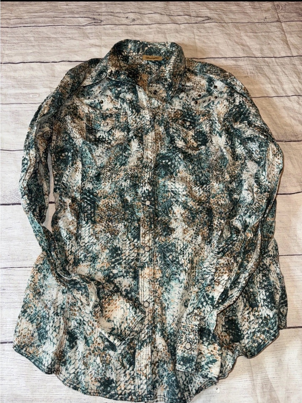 Wrangler Pear Snap Green Snakeskin Button Shirt Medium M